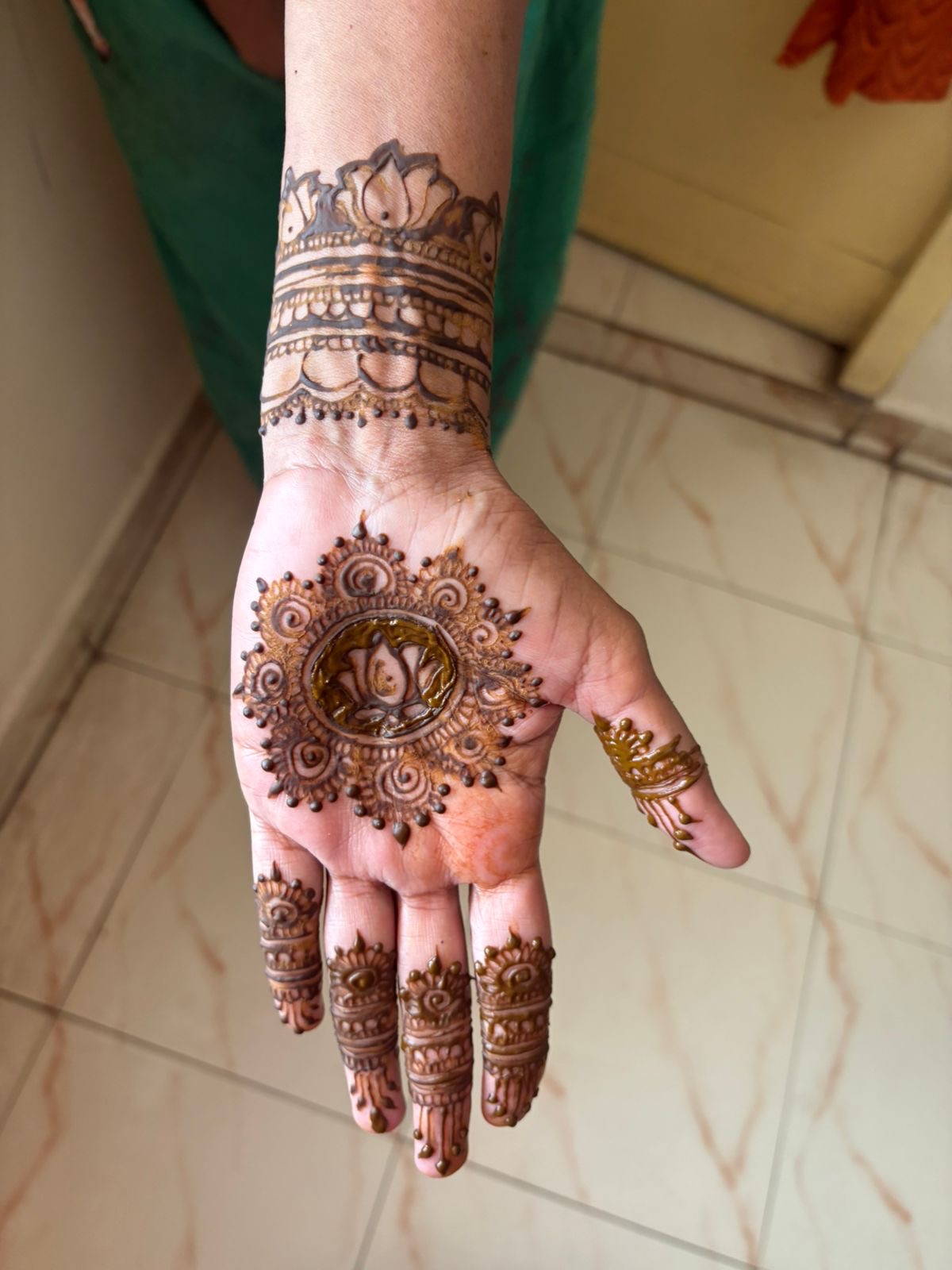 Arabic mehendi design