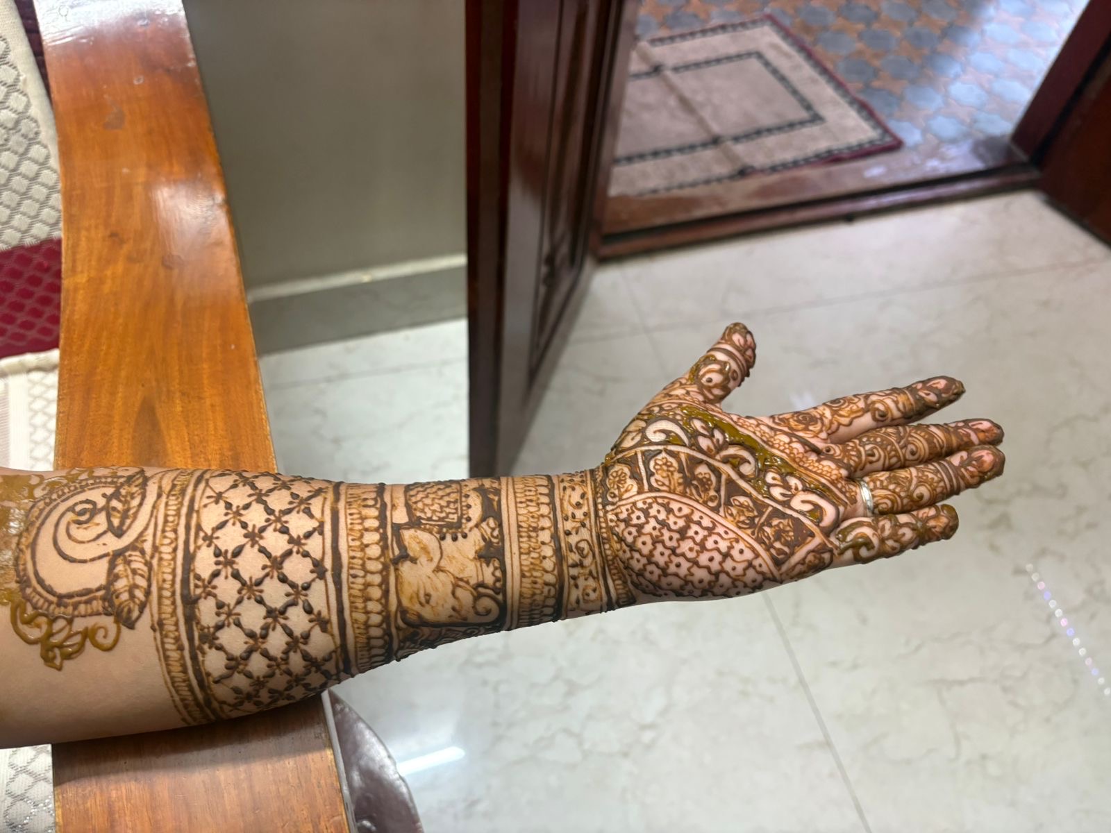Simple mehendi design